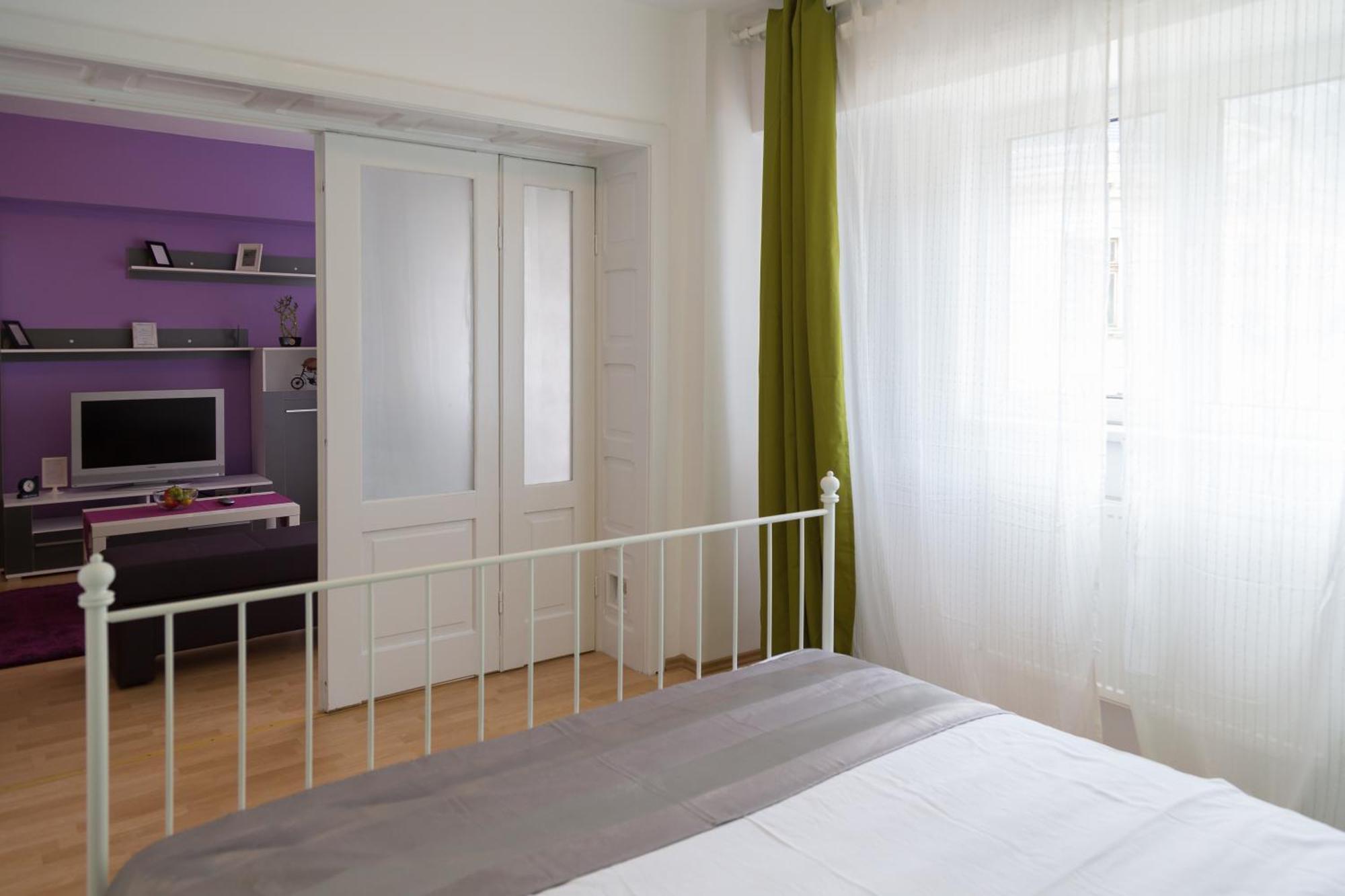 Sunny Old Town Apartments Bucureşti Phòng bức ảnh