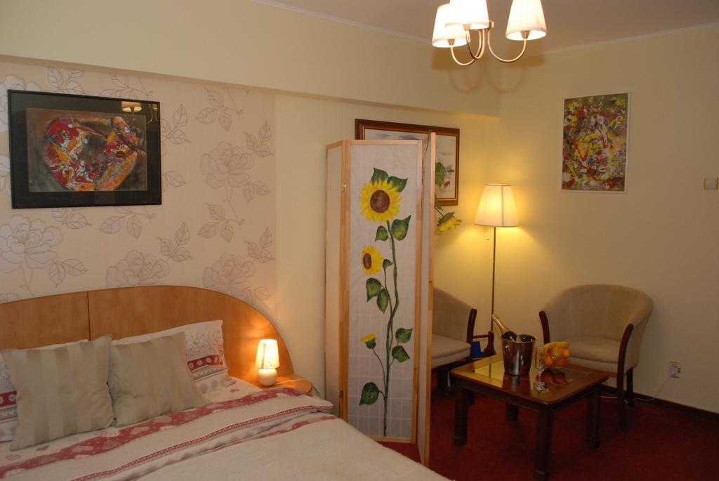 Sunny Old Town Apartments Bucureşti Ngoại thất bức ảnh