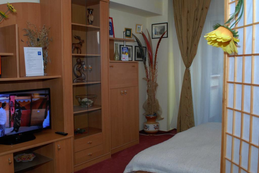 Sunny Old Town Apartments Bucureşti Ngoại thất bức ảnh