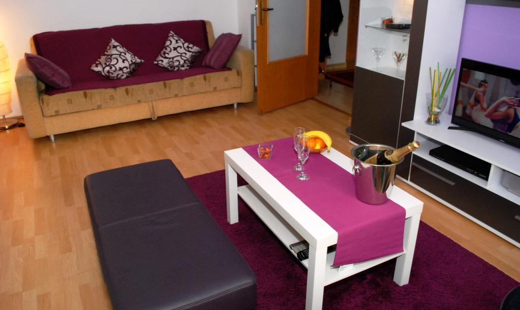 Sunny Old Town Apartments Bucureşti Ngoại thất bức ảnh